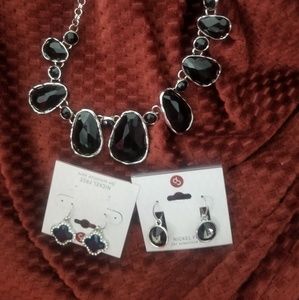 Black necklace and earrings bundle!!!